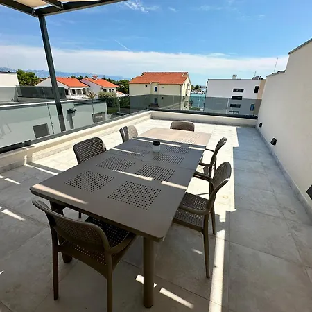 Beautiful New Palmtree Appartement