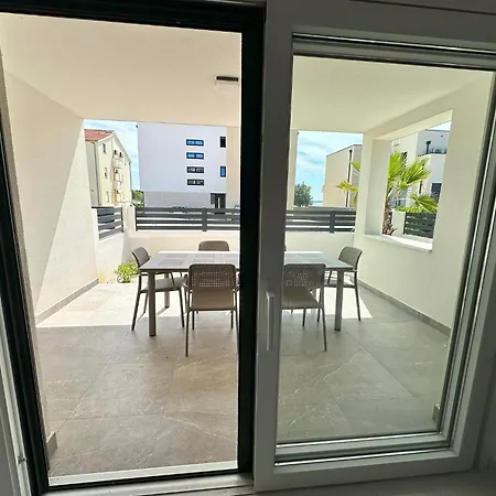 Appartement Beautiful New Palmtree Vir