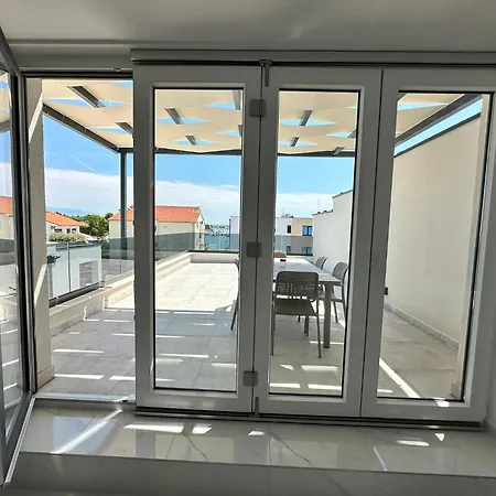 Beautiful New Palmtree Appartement *