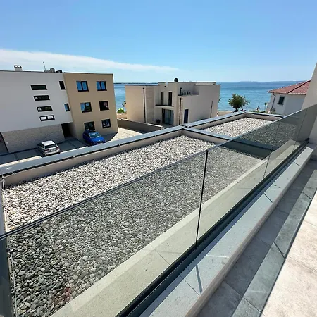 Beautiful New Palmtree Appartement