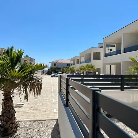 Beautiful New Palmtree Appartement *