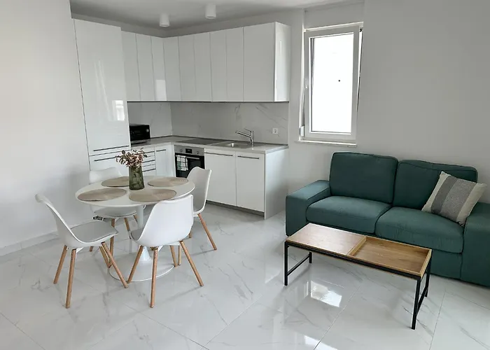 Beautiful New Palmtree Apartment