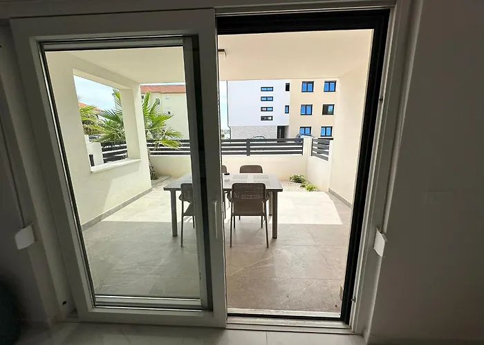 Beautiful New Palmtree Apartment *