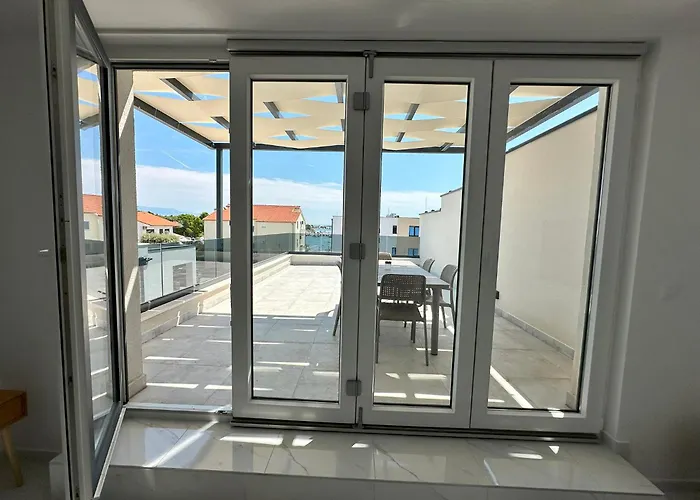 Beautiful New Palmtree Apartment *