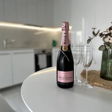 Διαμέρισμα Beautiful New Palmtree *