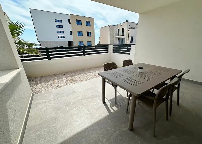 Апартаменты Beautiful New Palmtree *